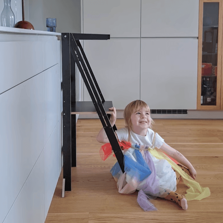 Lakaluk Slim Foldable Learning Tower Black