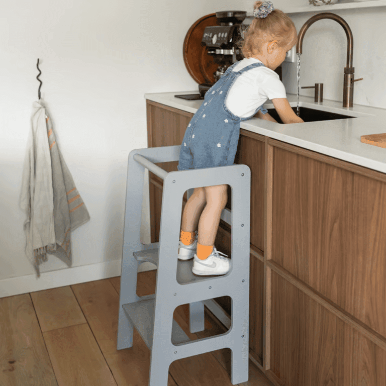 Jindl Toddler Tower Gray