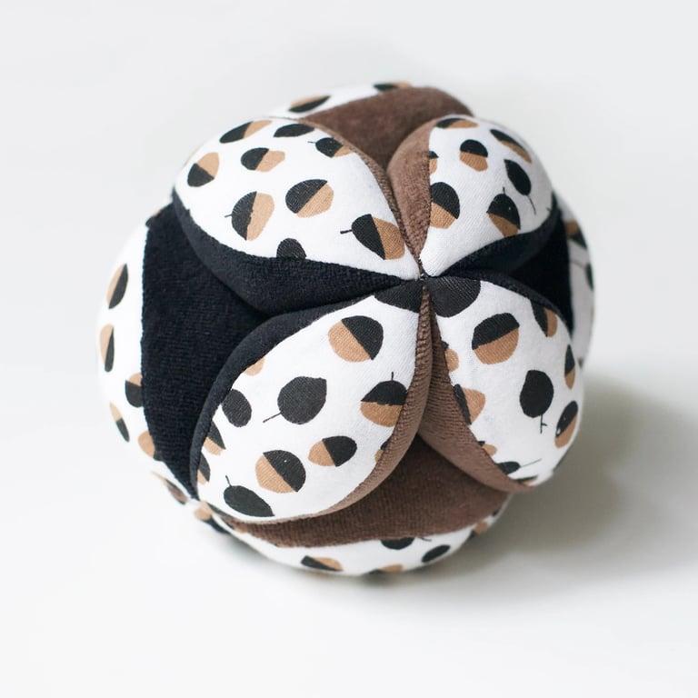 Montessori Wee Gallery Clutch Ball Acorn